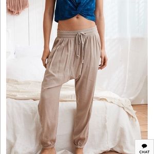Aerie Harem pants SUPER COMFY